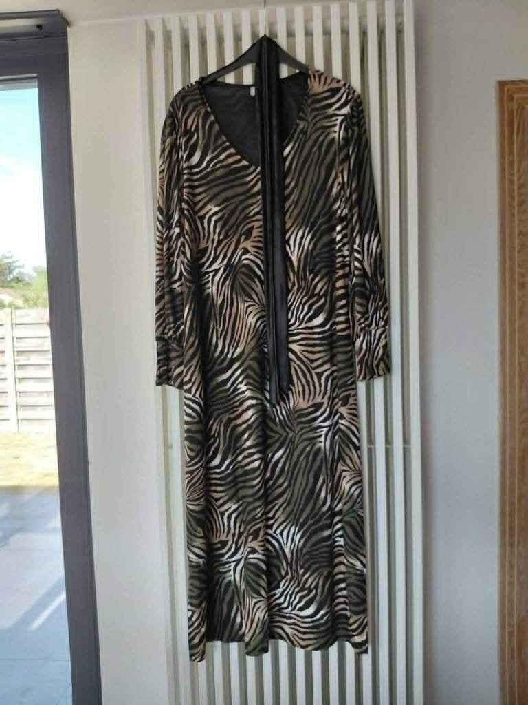 Jurk Batida 5 (44), Vêtements | Femmes, Enlèvement ou Envoi, Noir, Taille 42/44 (L), Neuf
