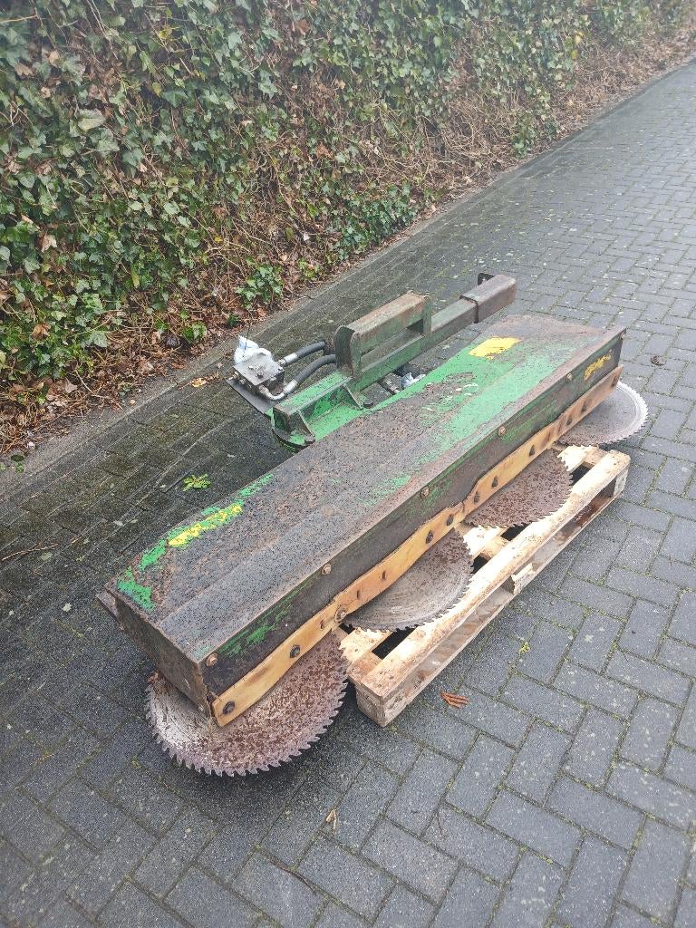 Te Koop! Spearhead Takkenzaag, Ophalen