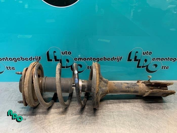 Schokdemperpoot rechts-voor van een Mitsubishi Outlander (Ou, Auto-onderdelen, Gebruikt, -, -, Ophalen of Verzenden