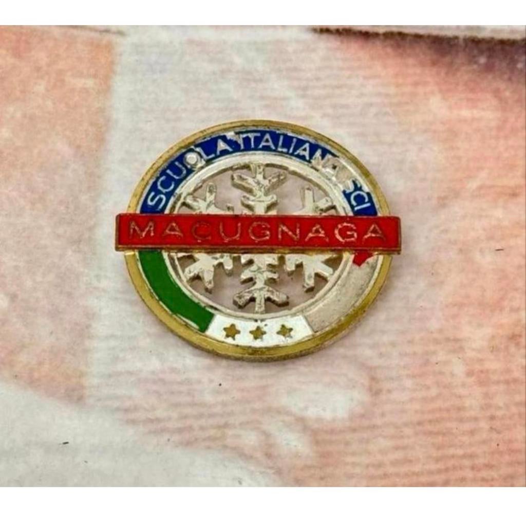 Broche en épingle Italian Italy Ski school MACUGNAGA vintage, Enlèvement ou Envoi, Utilisé, Sport