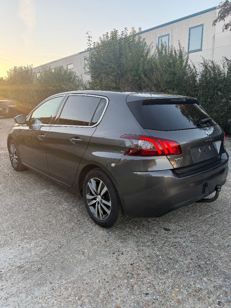 Peugeot 308 Automaat, Auto's, Automaat, Bruin, https://public.car-pass.be/vhr/b7cca716-4099-4c12-ae05-6ddd02d4fec5, 3 cilinders