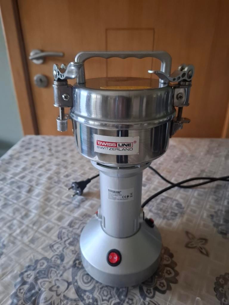 Keuken hakmachine rvs zeer krachtig nog als nieuw, Ophalen
