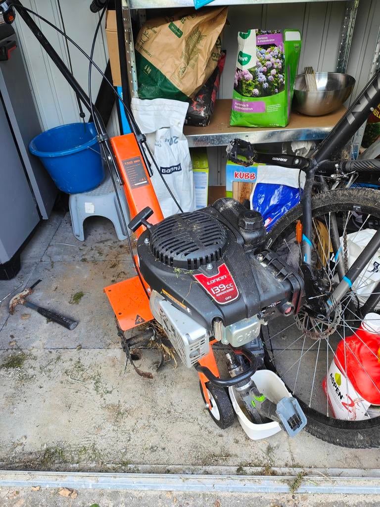 Grondfrees te koop wegens te weinig gebruik, Ophalen