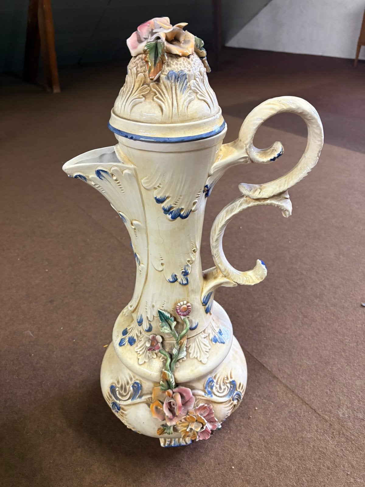 Monumentale Italiaanse keramische kan – 66 cm – Capodimonte, Enlèvement