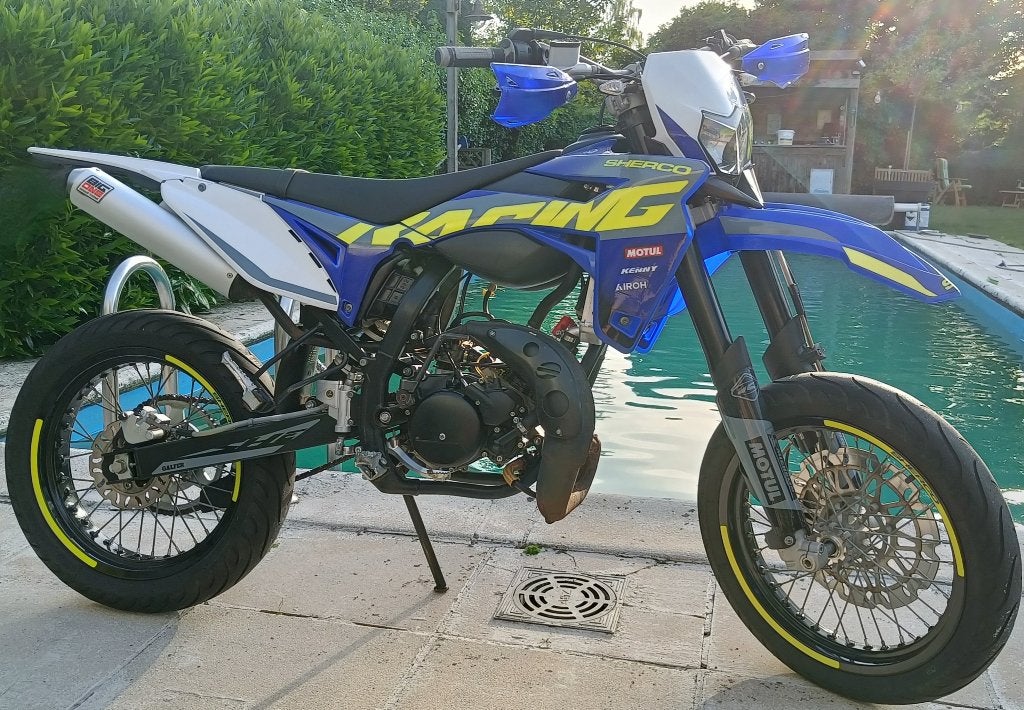 Sherco SM-RS 50 Racing colors 2023, Fietsen en Brommers, Brommers | Crossbrommers, Zo goed als nieuw, Overige merken, Ophalen