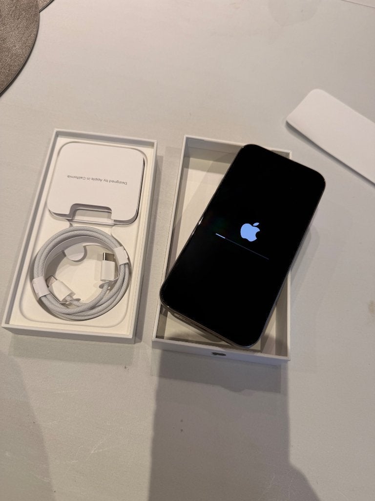 iPhone 15 pro, Télécoms, 256 GB, 86 %, Enlèvement, Utilisé