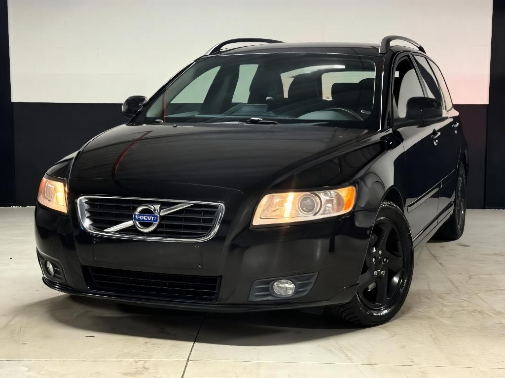 VOLVO V50 1.6D /NAVI/AIRCO/LEDER/START-STOP/TOP STAAT✅, Autos, Volvo, Cuir, Entreprise, Garantie prolongée, Boîte manuelle