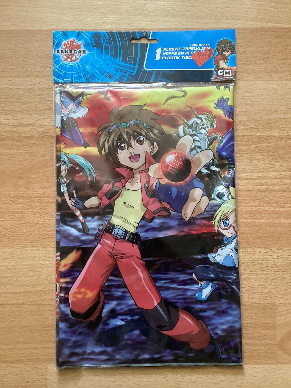 Bakugan Tafelkleed 120 x 180 cm - Nieuw, Tafelkleed, Ophalen of Verzenden, Nieuw, Rechthoek