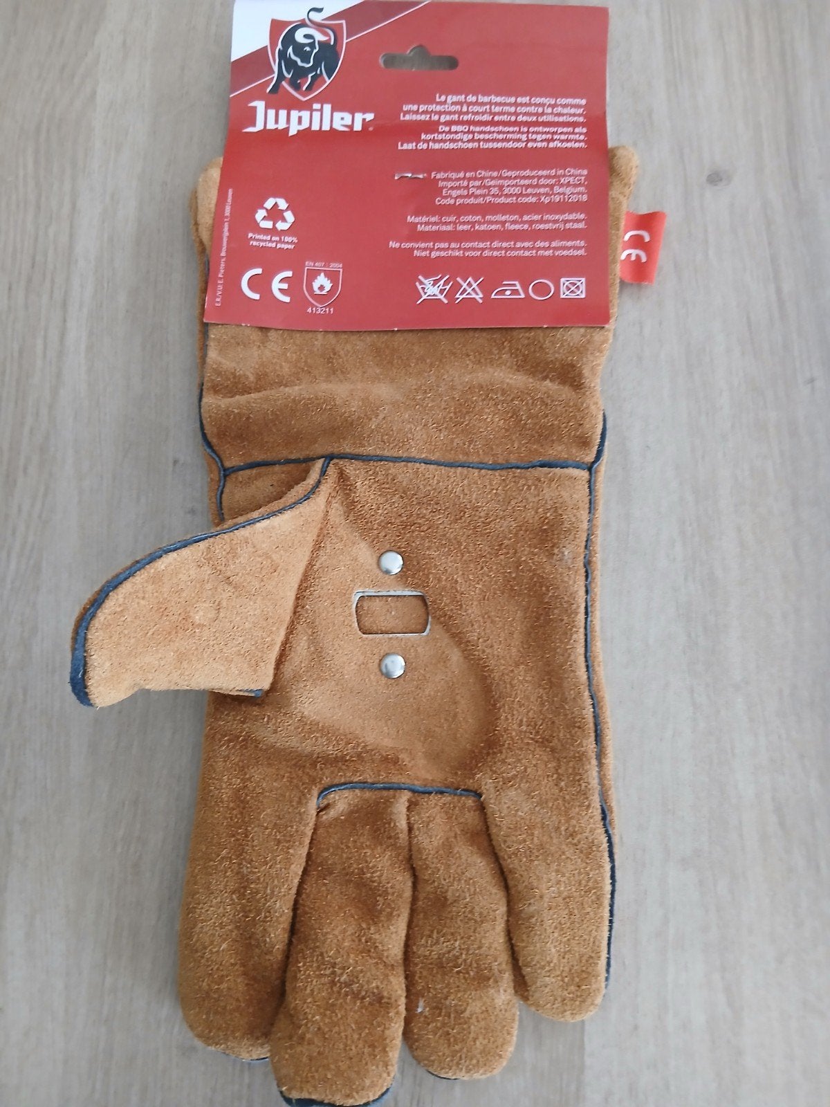 Jupiler handschoen met flesopener + snijplank. 6€, Verzamelen, Biermerken, Ophalen, Flesopener, Jupiler