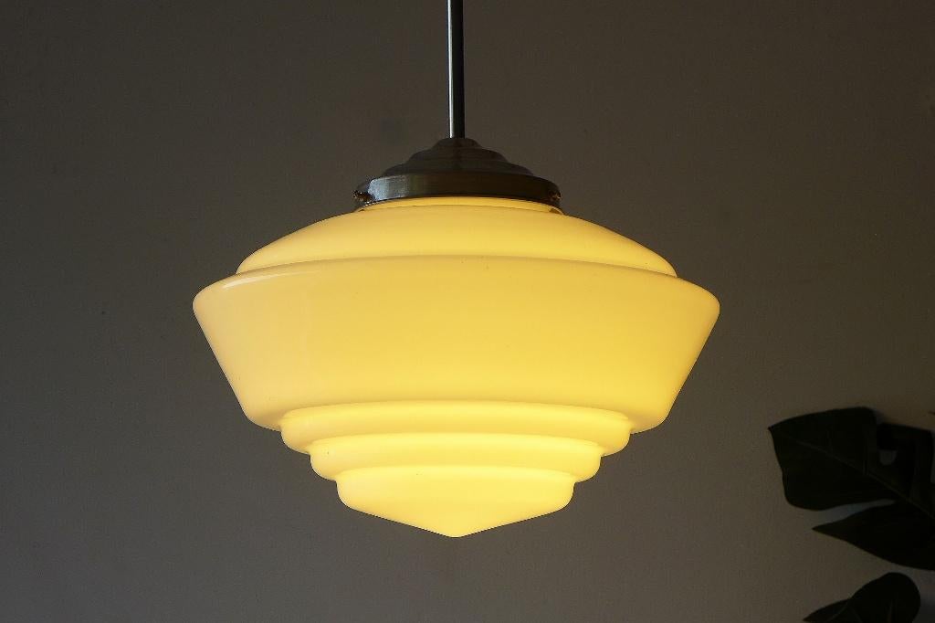 Vintage Hanglamp Art Deco jaren 30 40 Bauhaus Glazen Lamp, Antiek en Kunst, Ophalen
