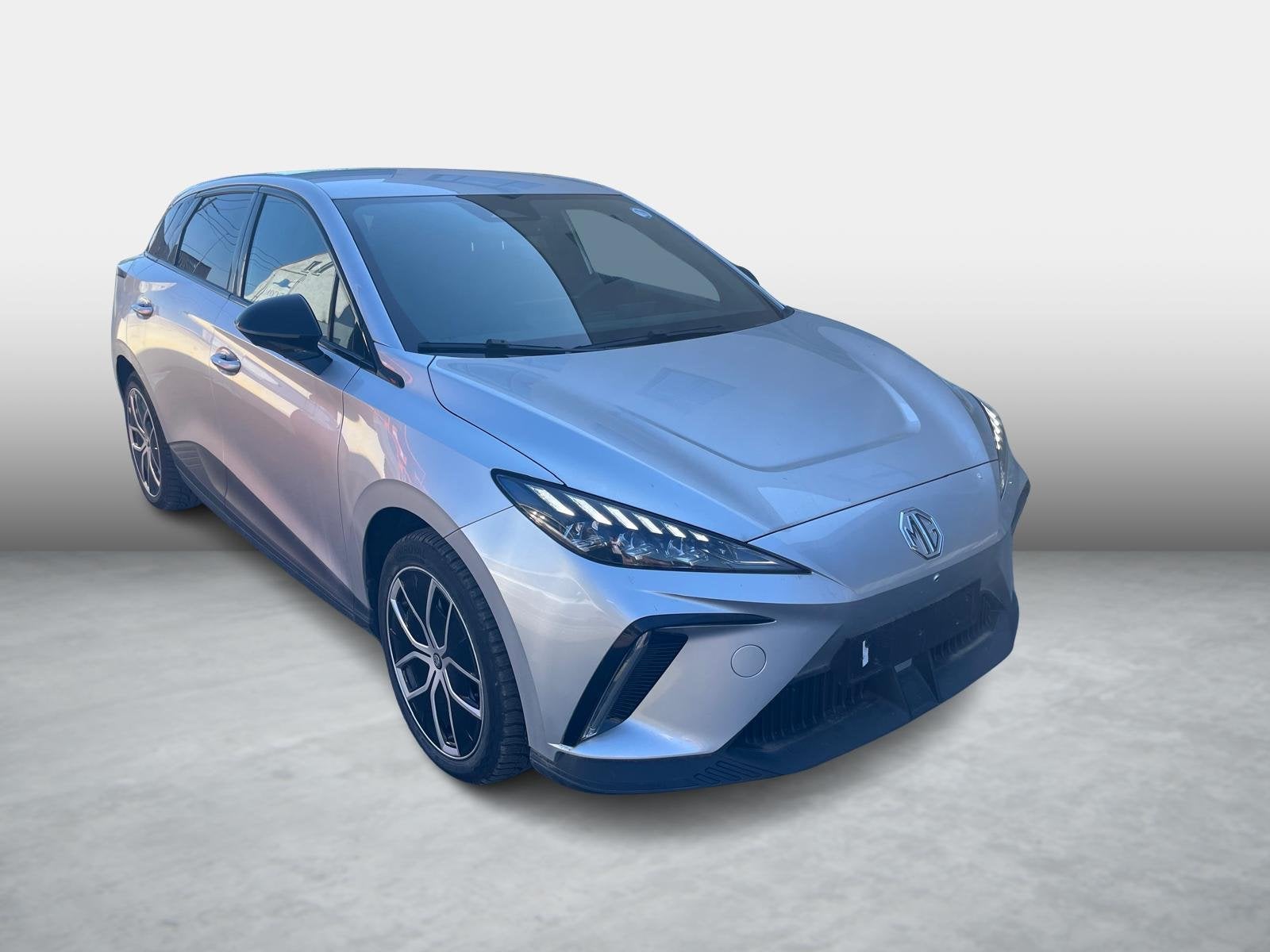 MG MG4 64 kWh Luxury (automatique), Autos, MG, Argent ou Gris, Achat, Noir, 5 portes