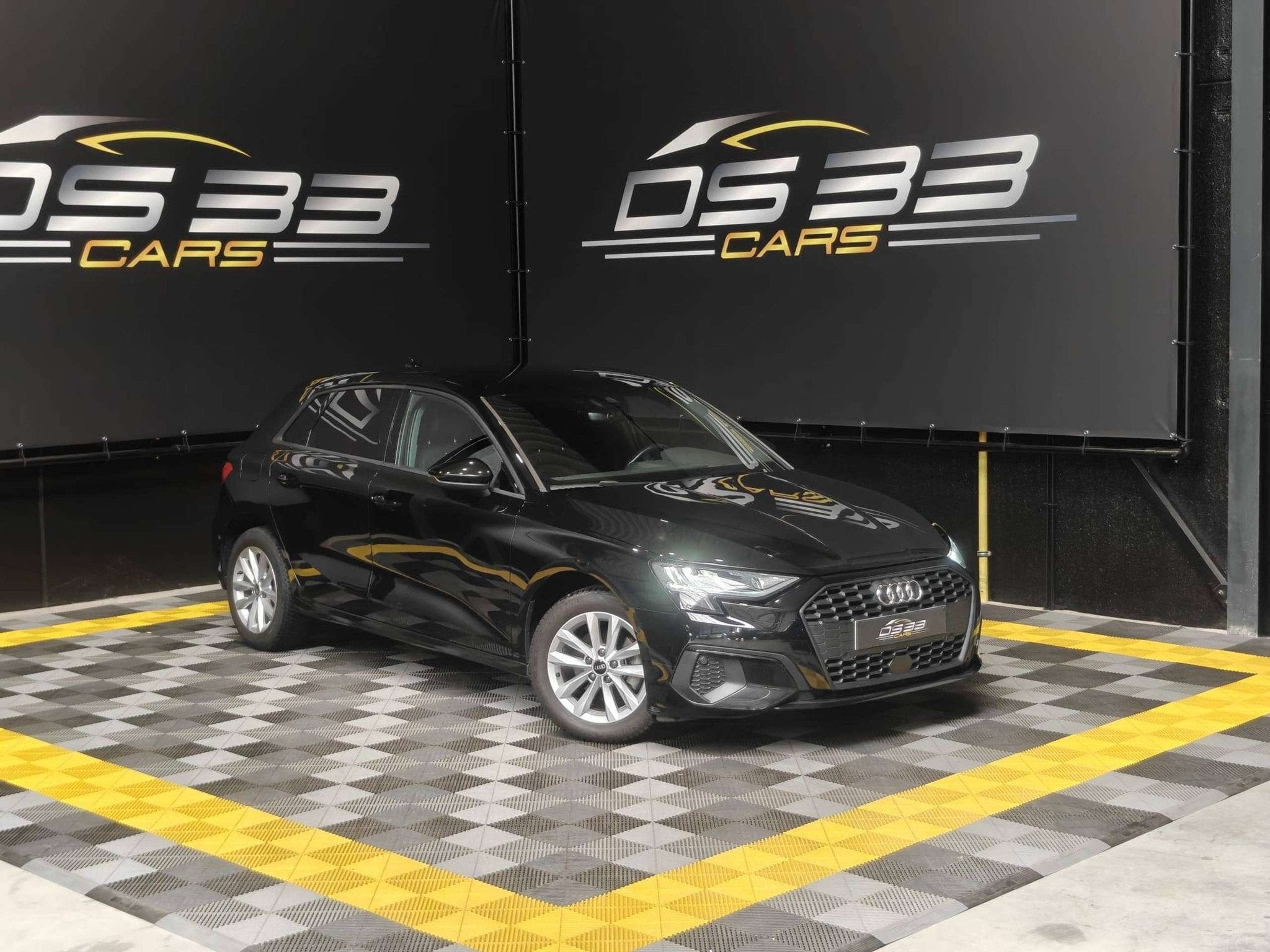 Audi A3 30 TFSI AUTOMAAT/LED/WarmLeder/17"/AdCruise/Virtua, Auto's, Audi, Gebruikt, Zwart, Zwart, Leder