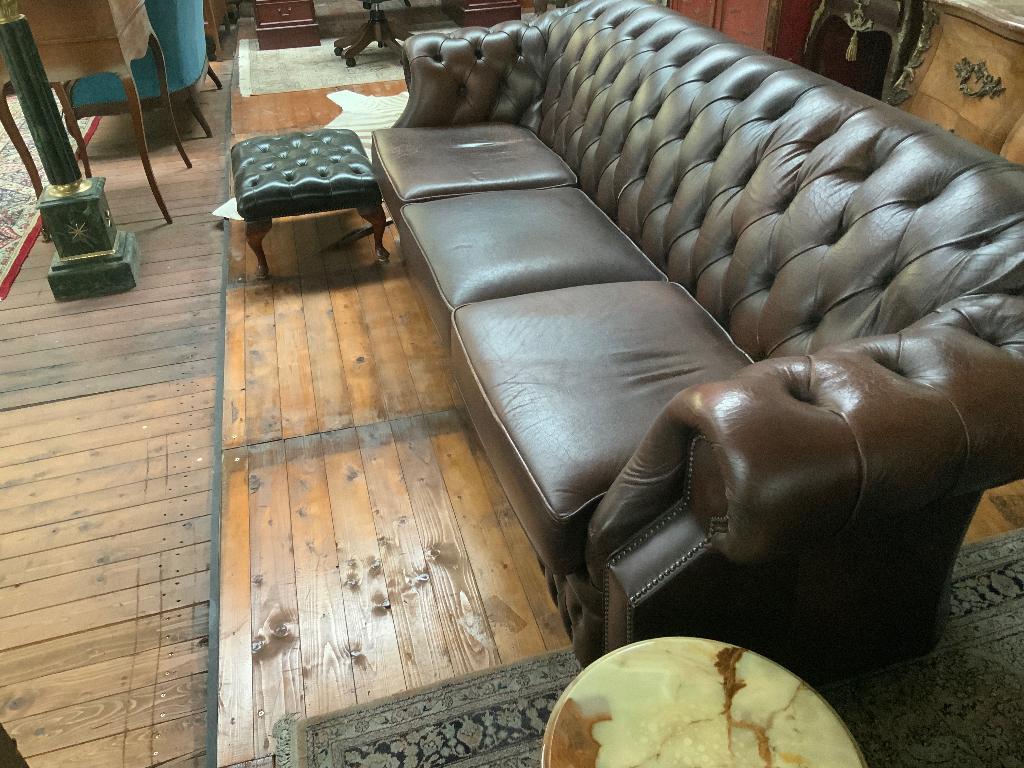 Mooi chesterfield, Enlèvement