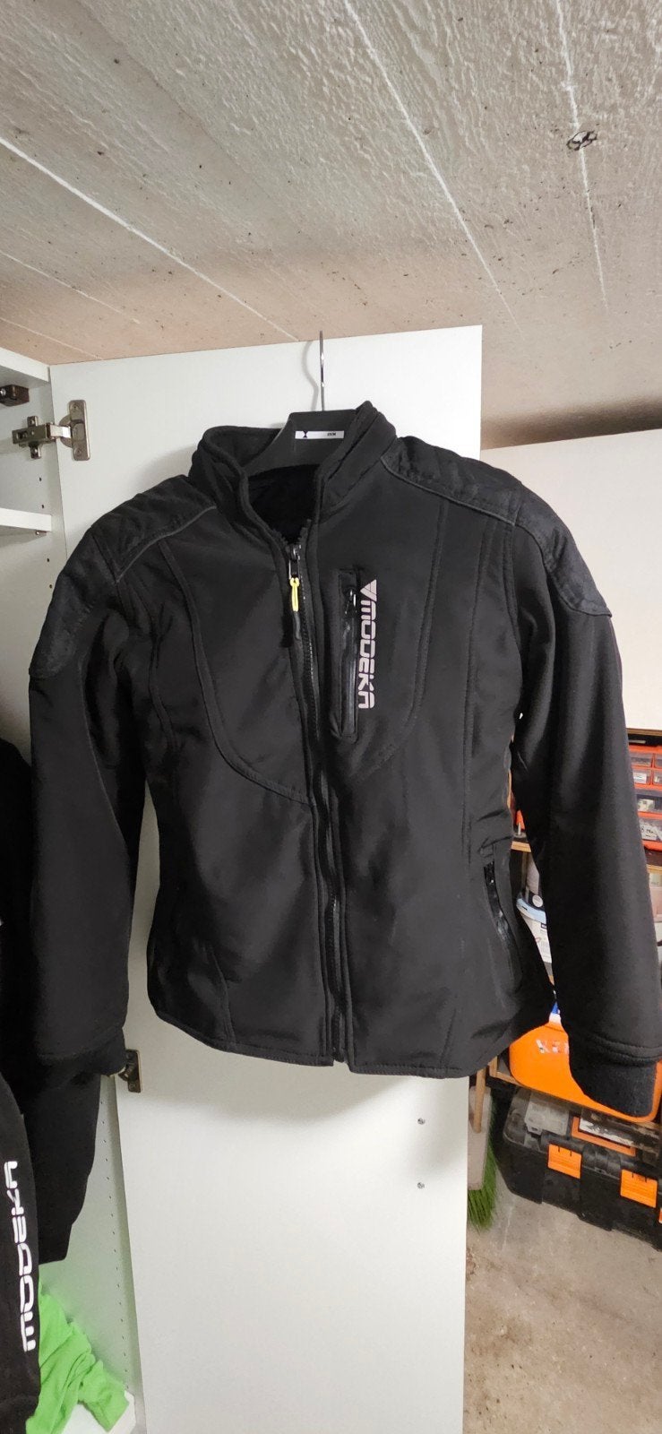 Modeka Clarke Lady, Motoren, Ophalen