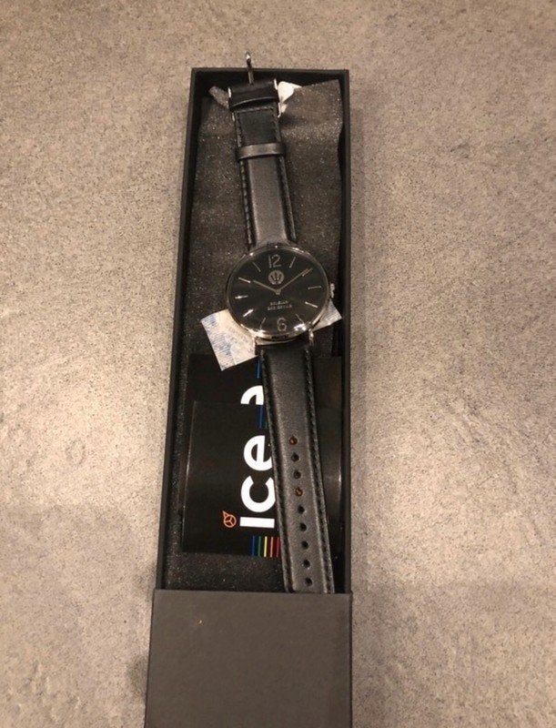 Nieuw Red Devils Ice Watch-horloge ter waarde van 109 euro, Ophalen of Verzenden, Nieuw, Polshorloge, Swatch