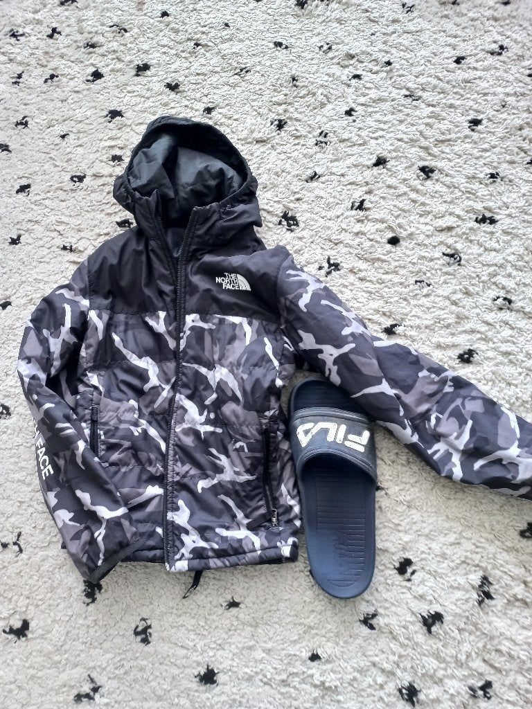 The North Face jongensjas camouflage – 5-8 jaar, Kinderen en Baby's, Ophalen, Gebruikt, Jongen of Meisje, The north face