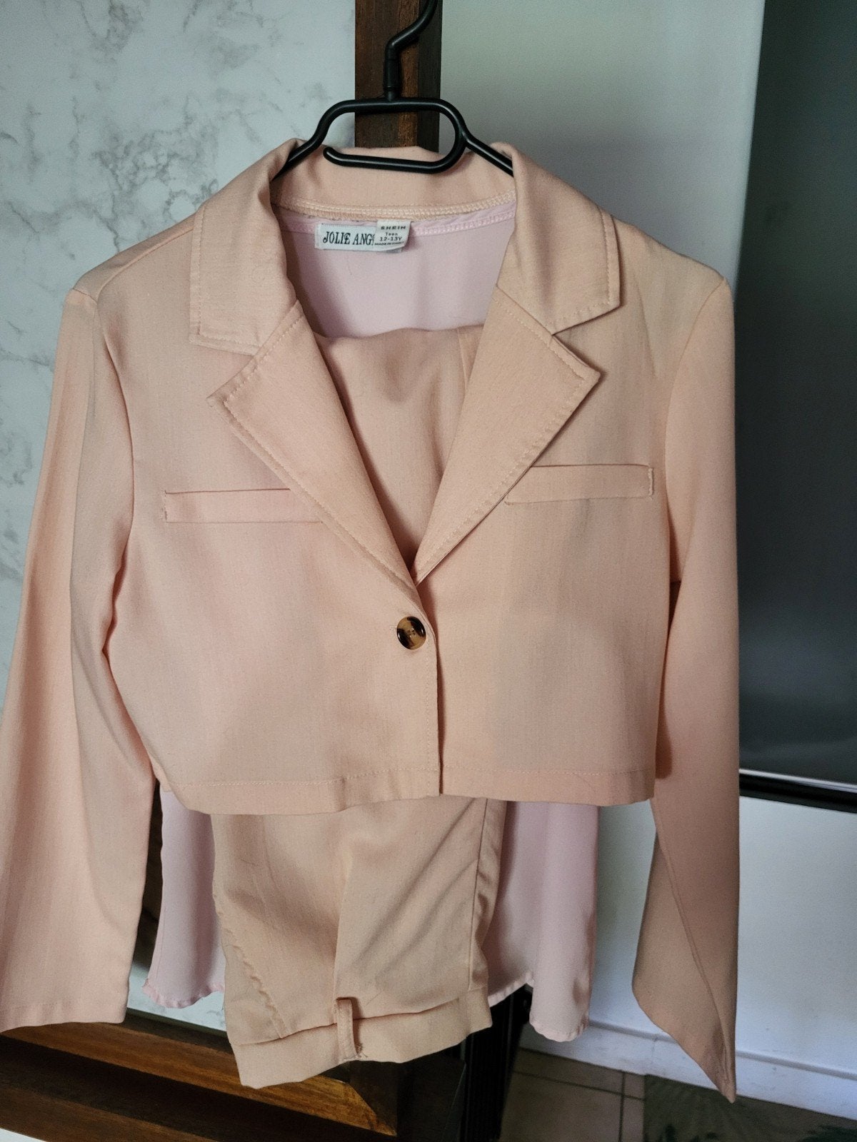 gekleed zalmroze kostuum 12j, kleedjes niet gedragen 12j,..., Kleding | Dames, Jasjes, Kostuums en Pakken, Ophalen