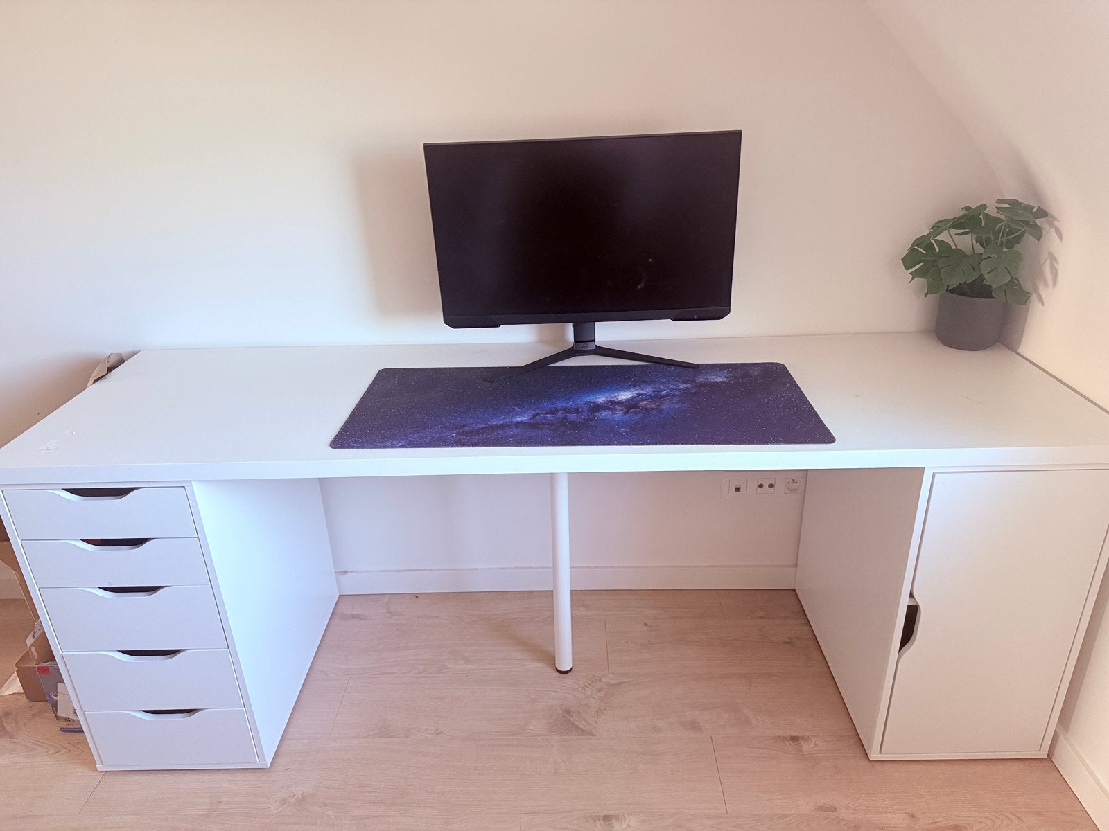bureau ikea, Ophalen, Zo goed als nieuw, IKEA