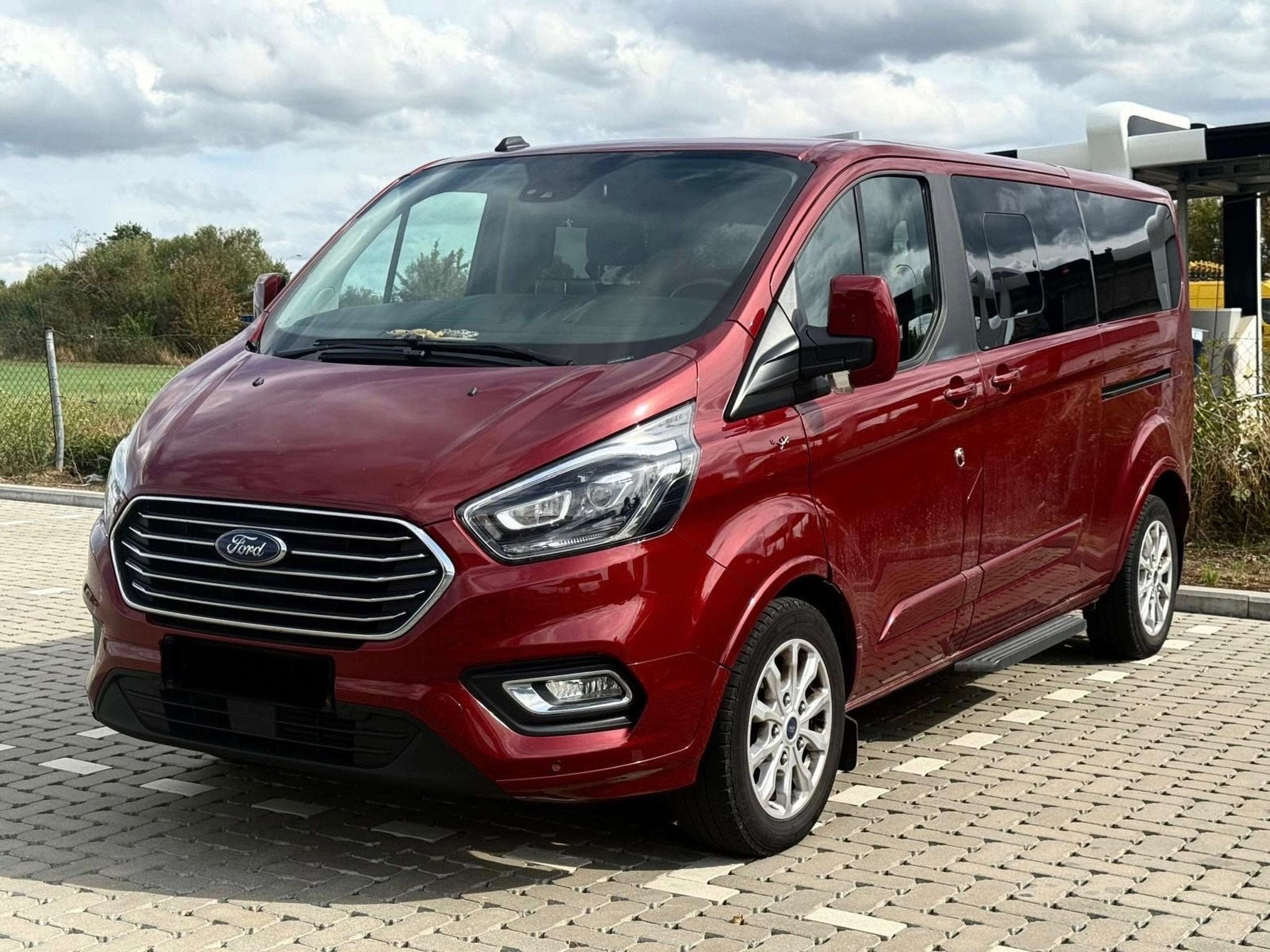Ford Tourneo Custom 2.0 TDCi Titanium X 185cv 8 places DOUBL, Autos, Ford, Rouge, Achat, Boîte manuelle, 5 portes