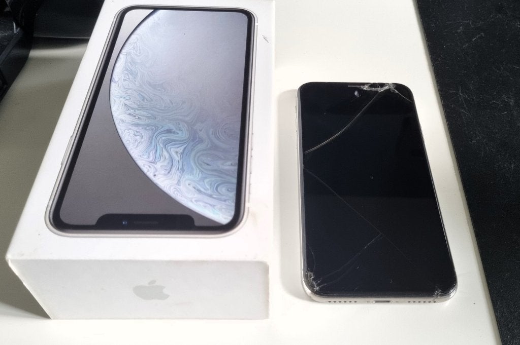 Iphone X 64GB Blanc - Ecran cassé => 30€, Télécoms, Enlèvement ou Envoi, IPhone X, Utilisé, 64 GB