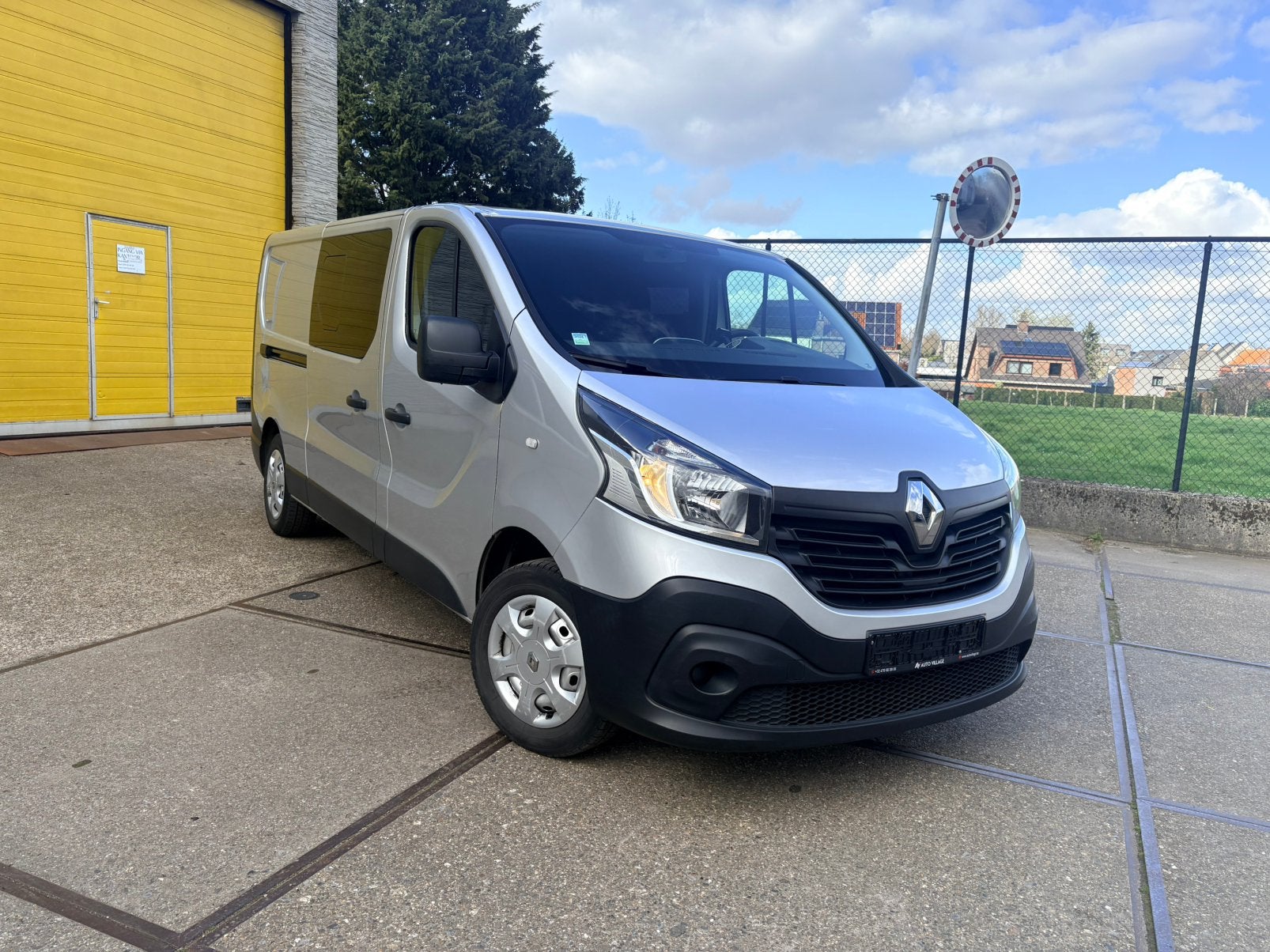RENAULT TRAFIC 1.6 DCI 115PK AIRCO DUBBELCABINE H1L2, Auto's, Renault, Voorwielaandrijving, Zwart, 4 cilinders, 1600 cc