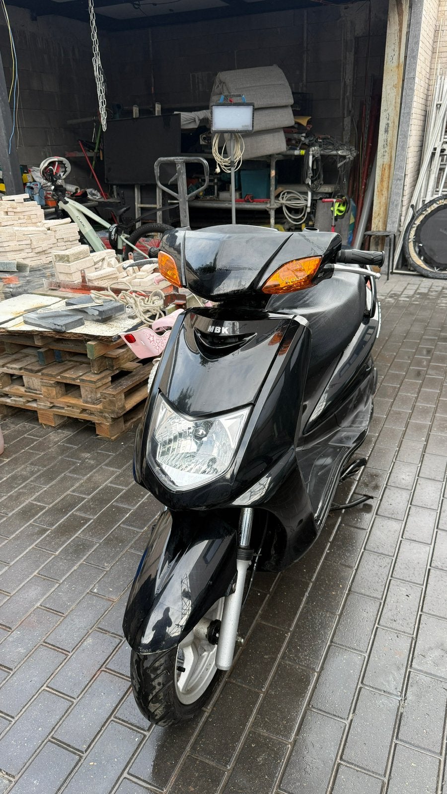 MBK FLAME X 125, Motos, Entreprise