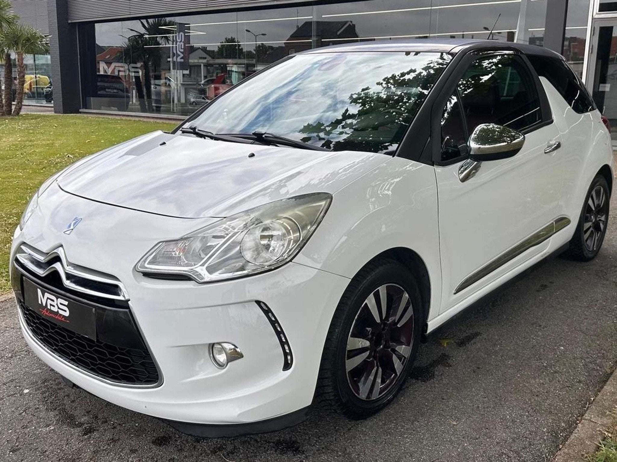 Citroën DS3 * 1.6 e-HDi* CLIM* CUIR* ERCAN* SIEGES CHAUFFAN, Autos, Citroën, Cuir, Euro 5, Achat, https://public.car-pass.be/vhr/a7e1c3c5-13a9-462c-9f8e-5f18bf9e22d6