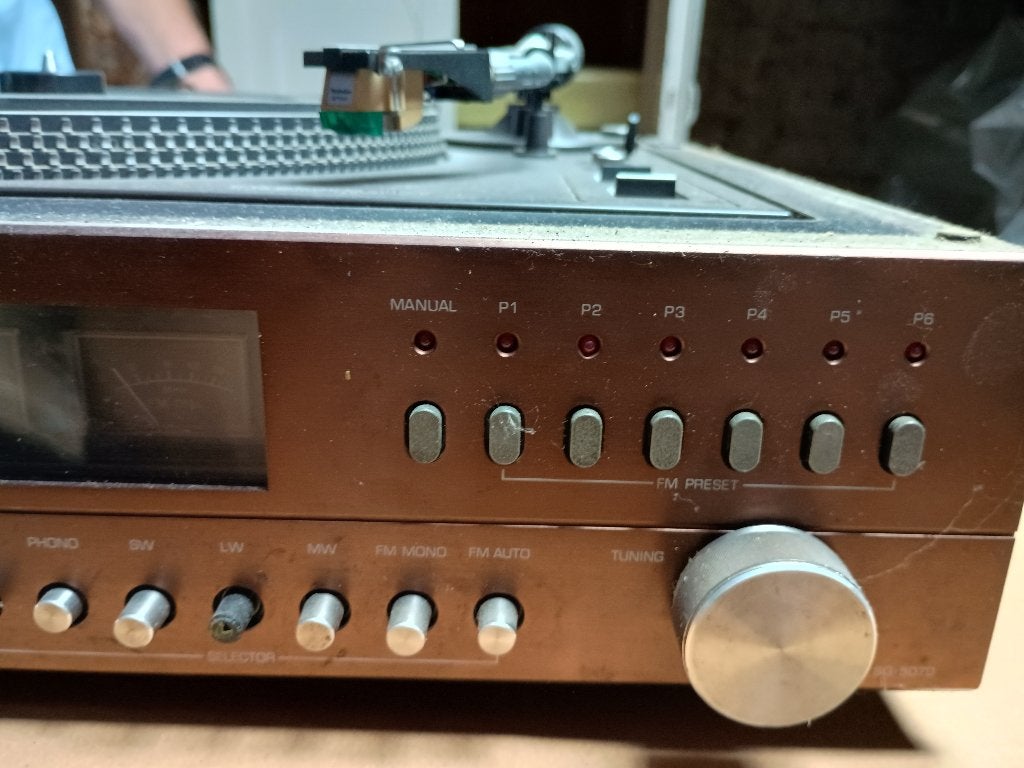 Chaine Hifi année 80 avec deux baffles, Enlèvement