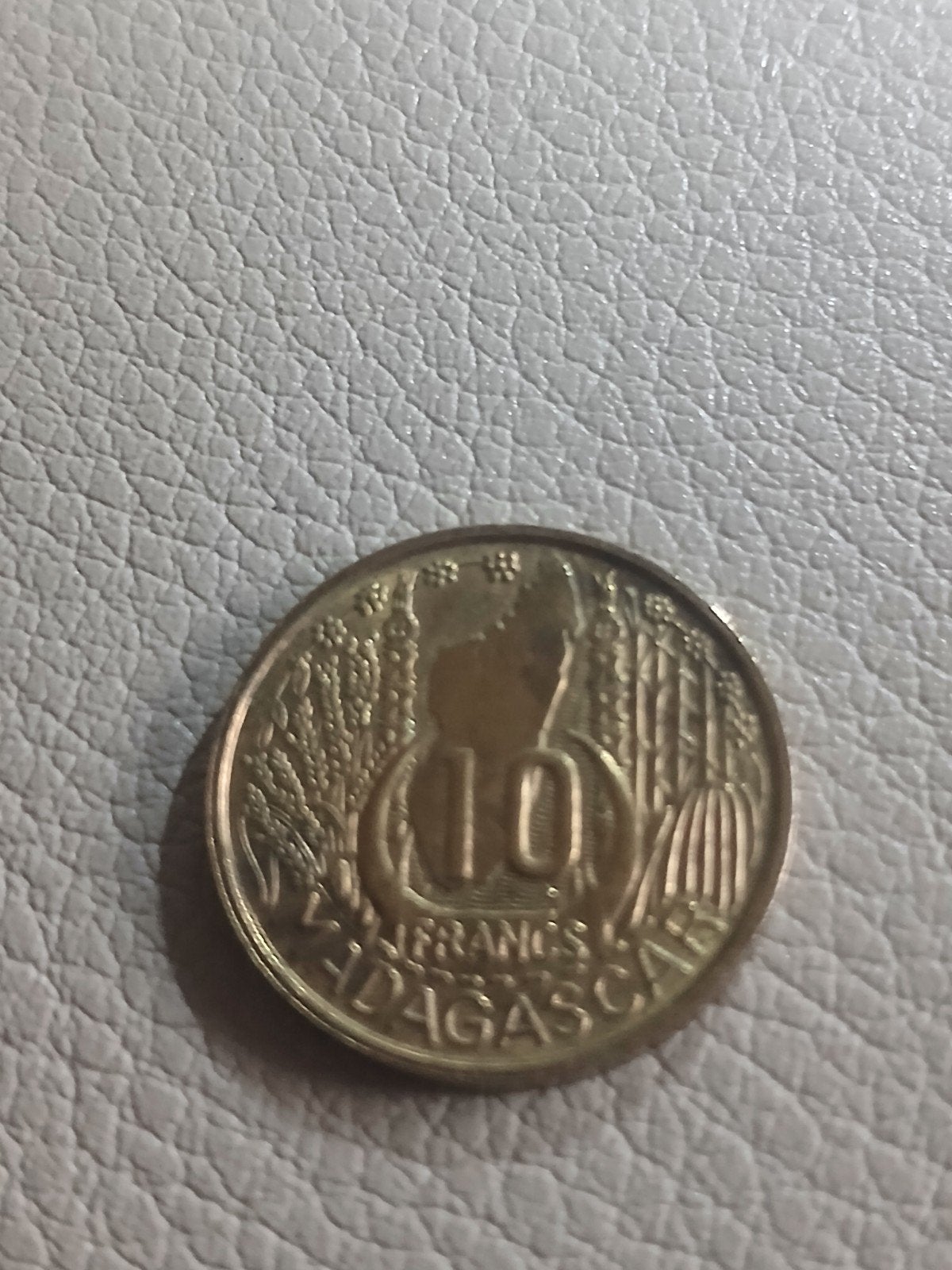 Madagaskar, Postzegels en Munten, Ophalen of Verzenden
