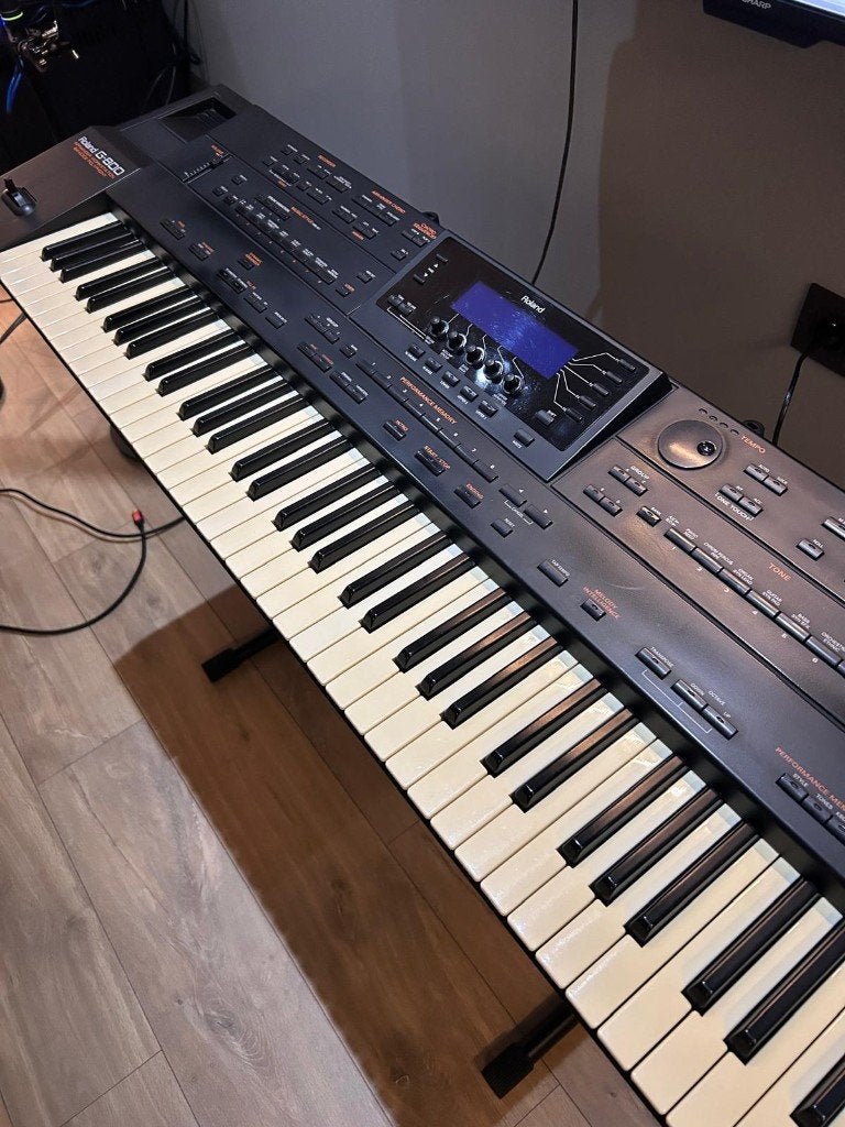 Roland G800 (lees advertentie), Muziek en Instrumenten, Ophalen, Gebruikt, Roland, Midi-aansluiting