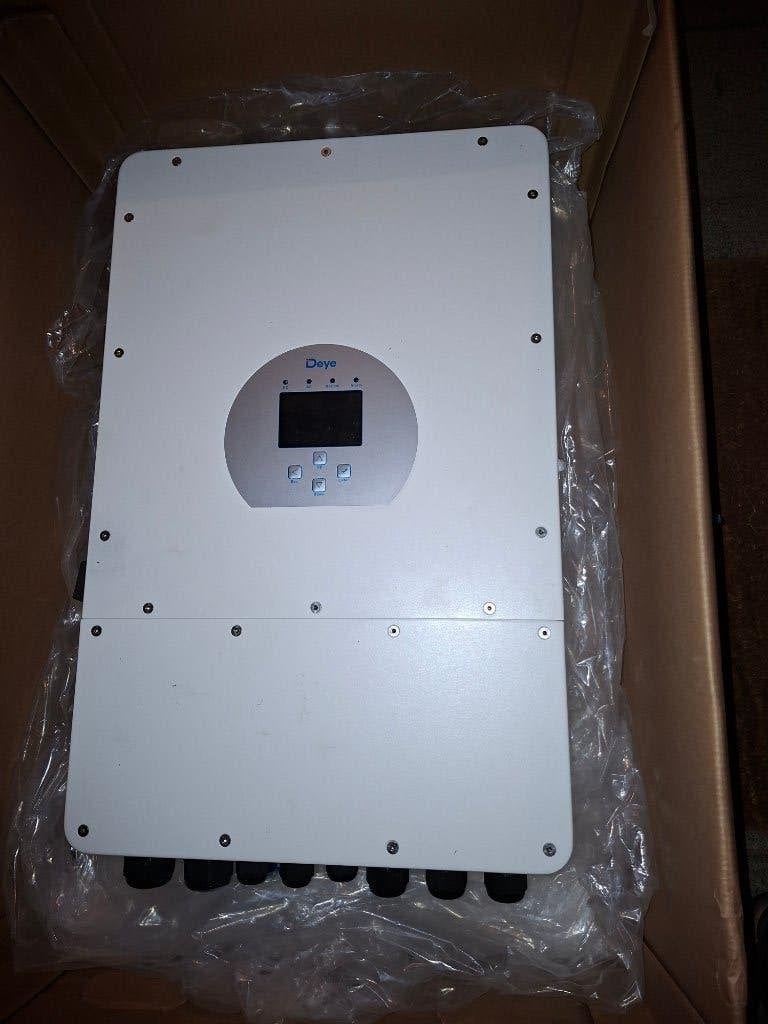 DEYE hybride omvormer 10 KW, Bricolage & Construction, Panneaux solaires & Accessoires, Enlèvement, Comme neuf, 200 watts-crêtes ou plus