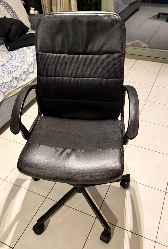 IKEA office chair, black, comfortable and functional, Ophalen, Zwart, Zo goed als nieuw, Bureaustoel