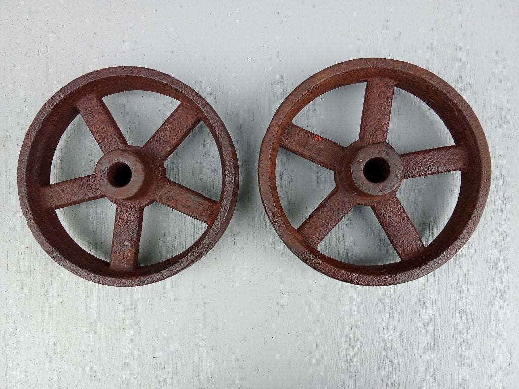 2 Gietijzeren wielen, Antiquités & Art, Antiquités | Outils & Instruments, Enlèvement ou Envoi