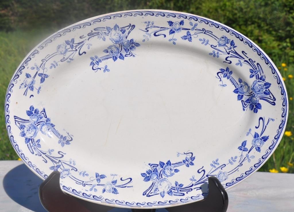 plat oval faïence boch frères keramis décor rosa, Enlèvement ou Envoi