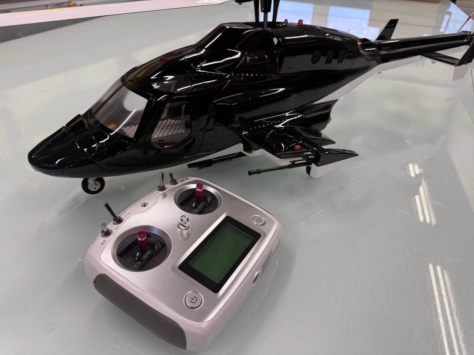 Airwolf schaalheli 470 met retracts en gps, Hobby en Vrije tijd, Modelbouw | Radiografisch | Helikopters en Quadcopters, Ophalen