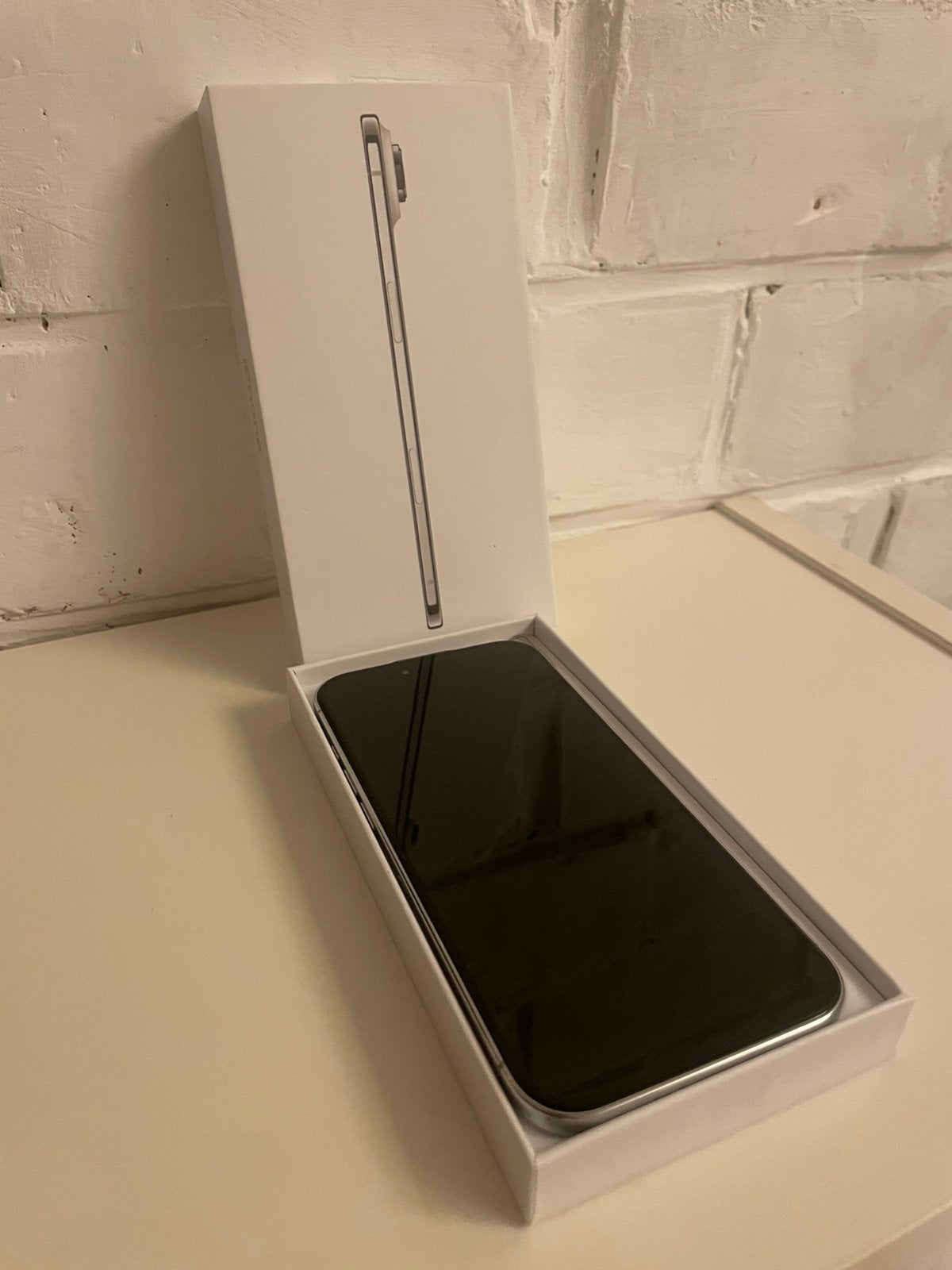 Iphone 17 air, Telecommunicatie, Mobiele telefoons | Apple iPhone, Ophalen of Verzenden, Zo goed als nieuw, Wit, 1 TB