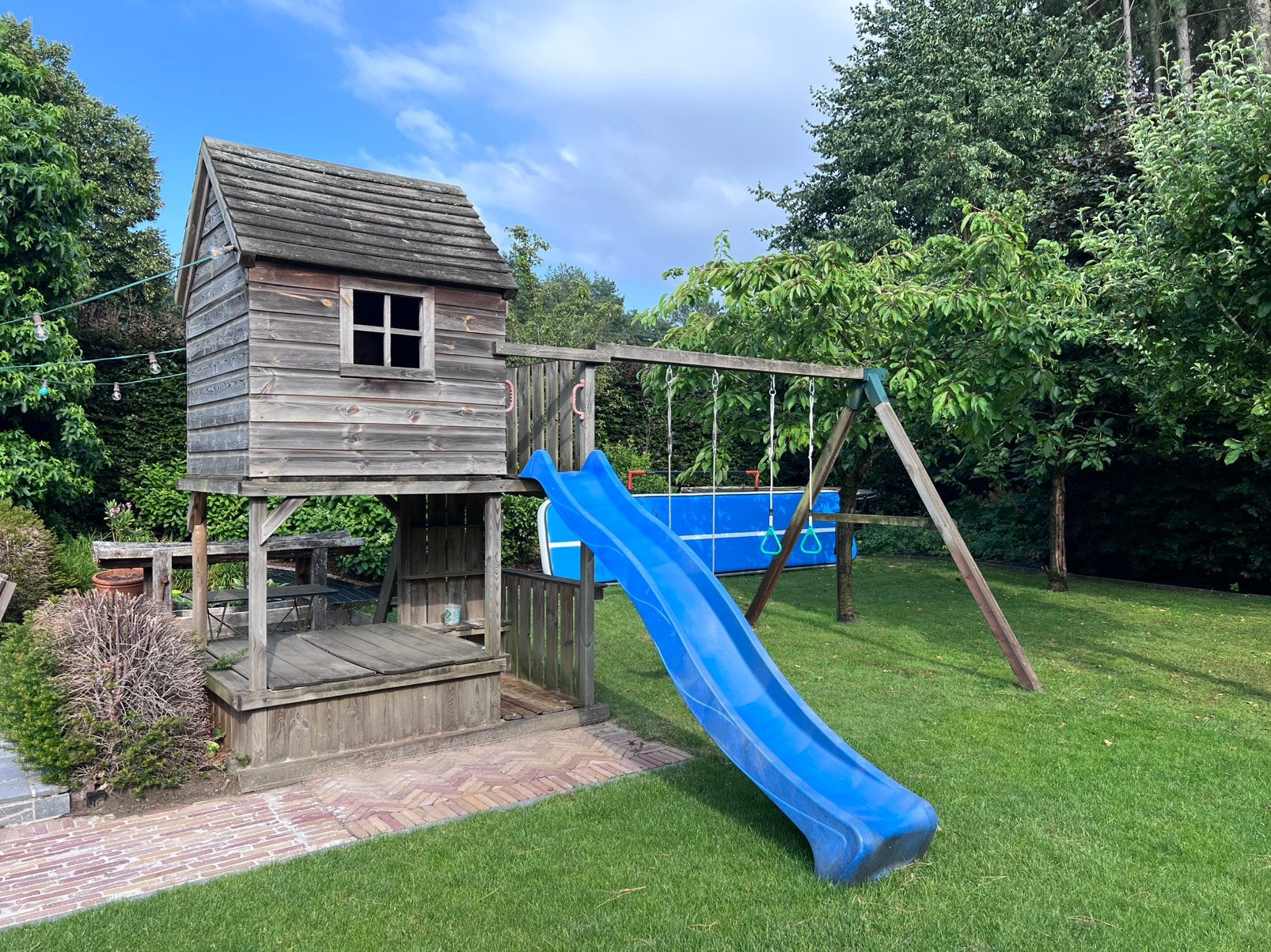 Speelhuis met glijbaan en schommels, Ophalen, Gebruikt, Schommel