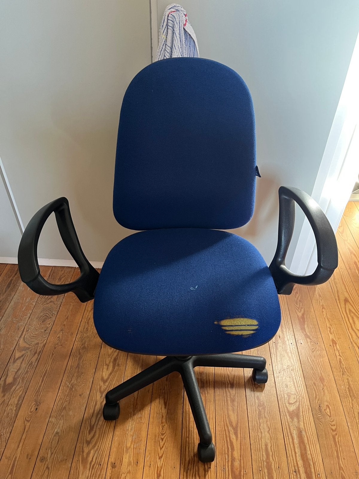 Bureau stoel-beschadigd, Ophalen, Gebruikt