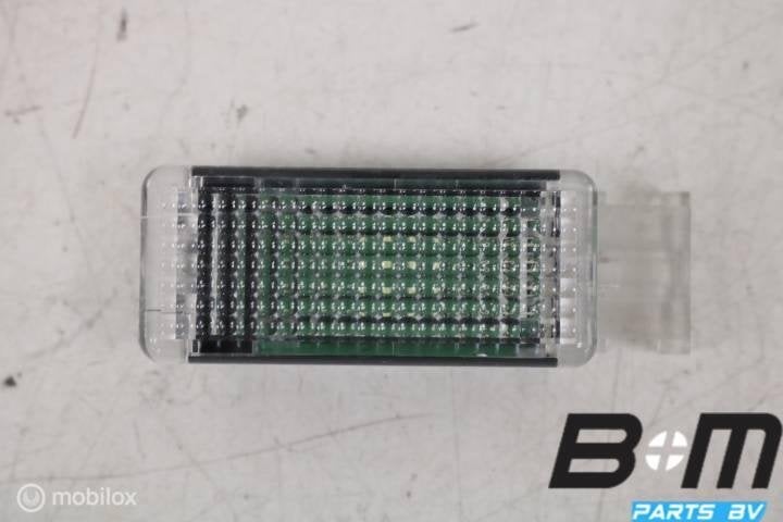 Voetenruimteverlichting VW Passat B8 5G0947409, Gebruikt