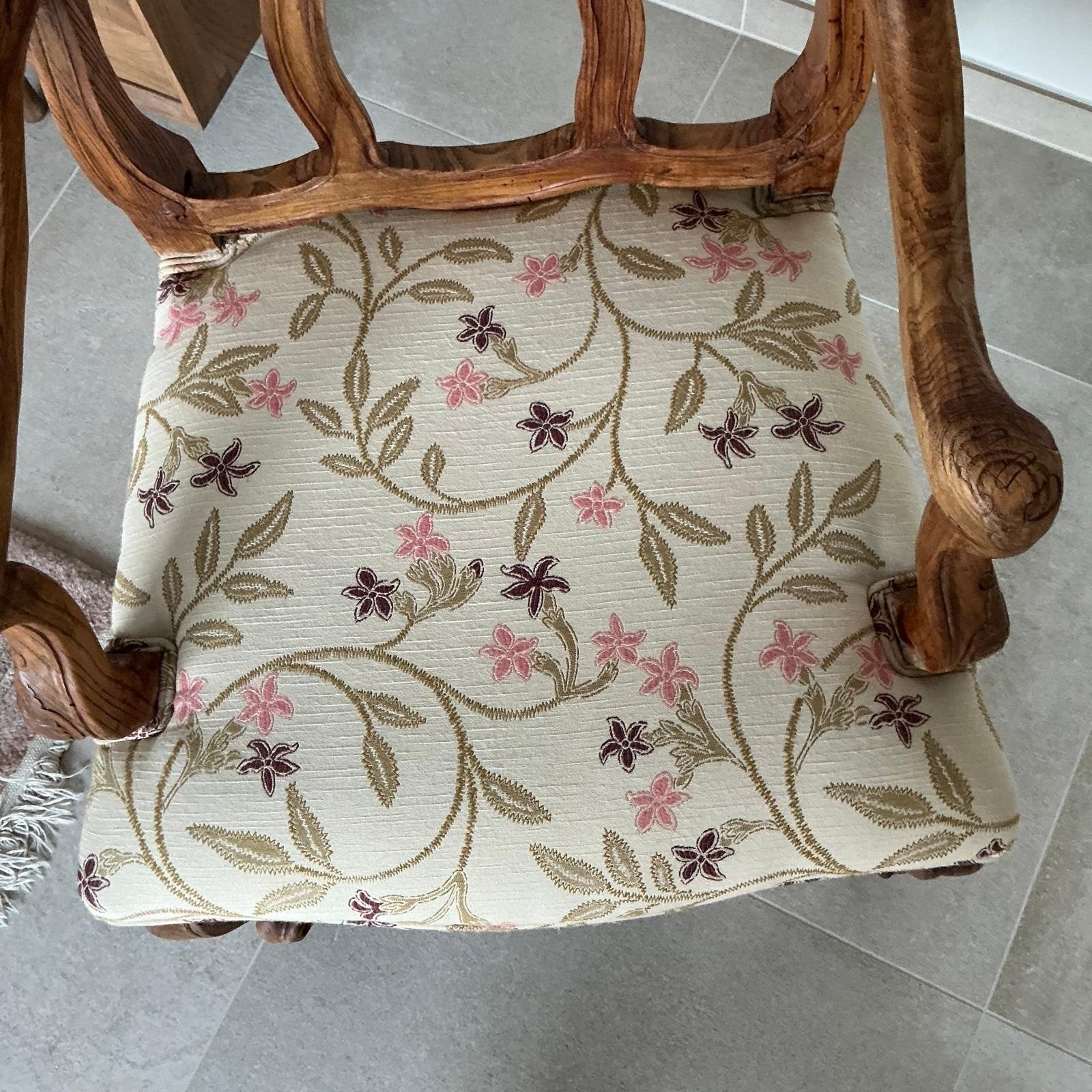 Fauteuil style Louis XV en bois sculpté., Enlèvement