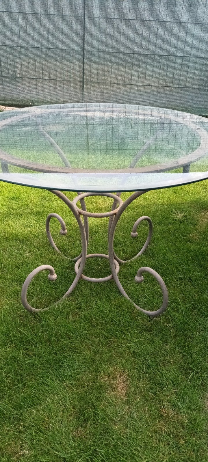 ronde glazen tafel met ijzeren onderstel, Tuin en Terras, Ophalen, Rond