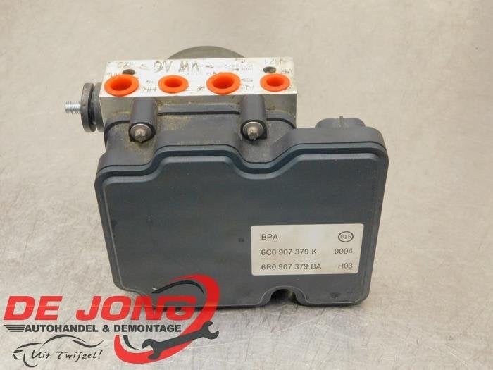 Pompe ABS d'un Volkswagen Polo, Volkswagen, -, 3 mois de garantie, Utilisé