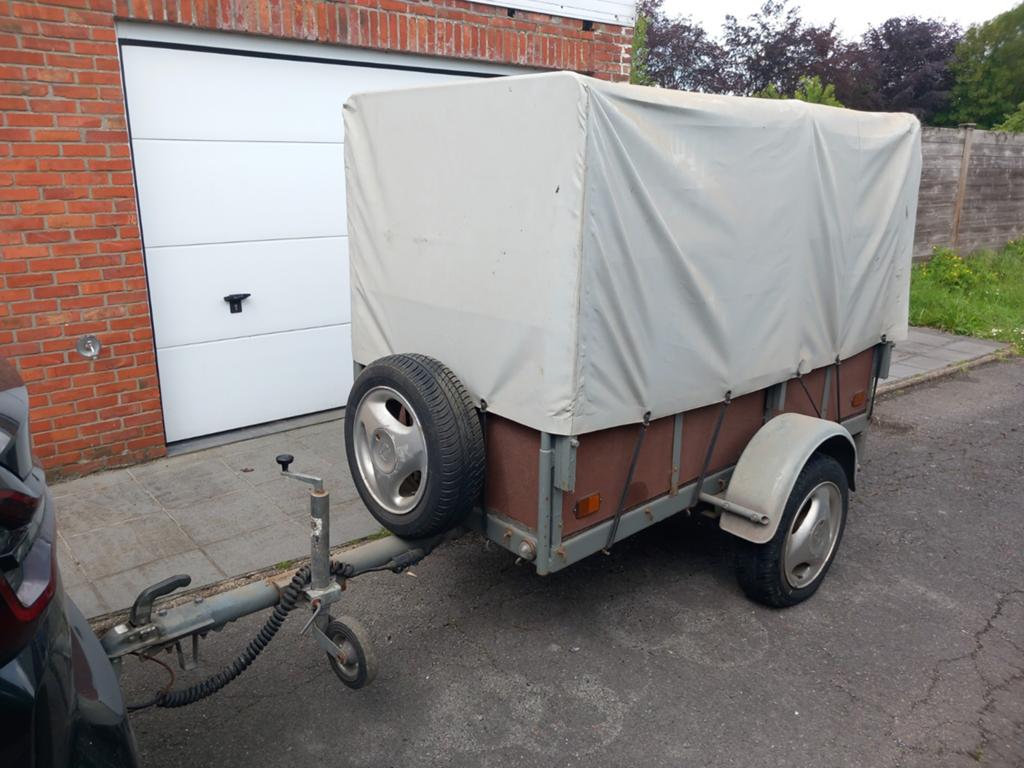 Aanhangwagen met huif, Ophalen