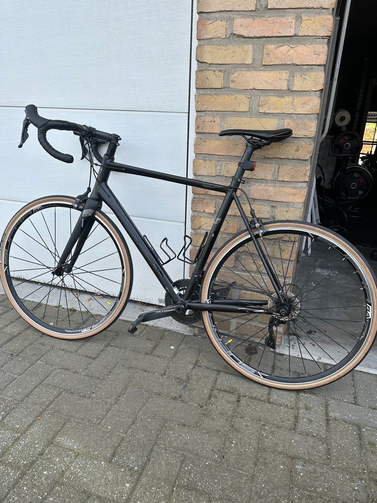 Koersfiets merk sensa, Fietsen en Brommers, Ophalen, Zo goed als nieuw