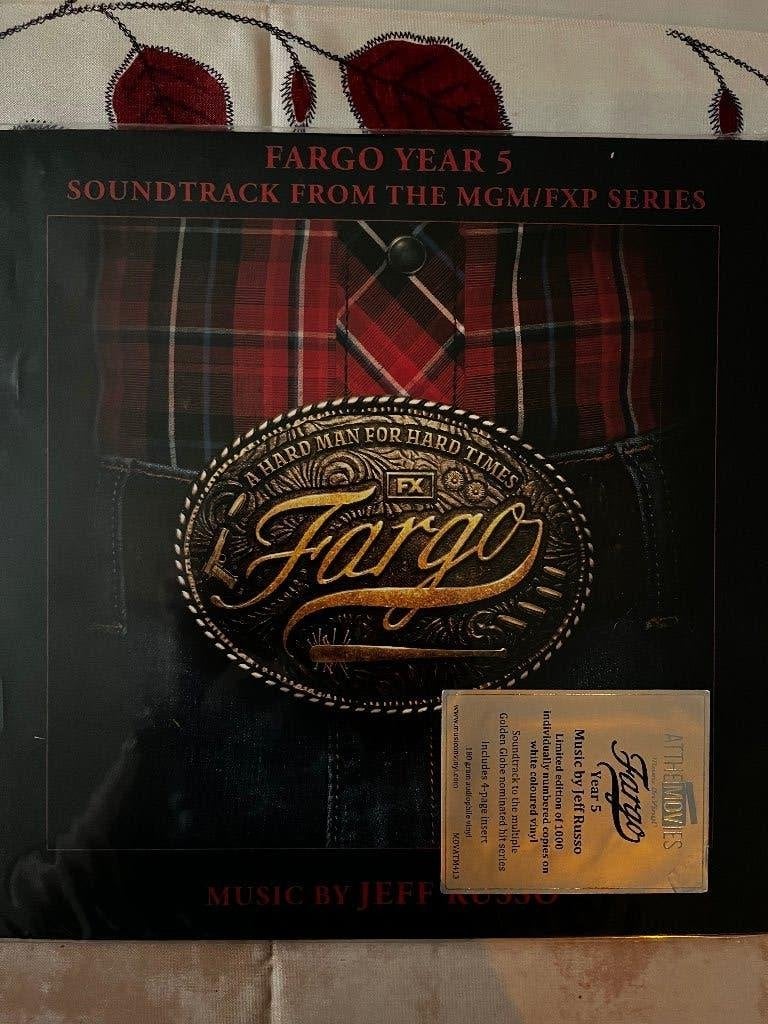 Jeff Russo Fargo Year 5 (O.S.T) (vinyle 180 g)  parfait état, CD & DVD, Vinyles | Autres Vinyles, Comme neuf, LP, Housse de protection extérieure