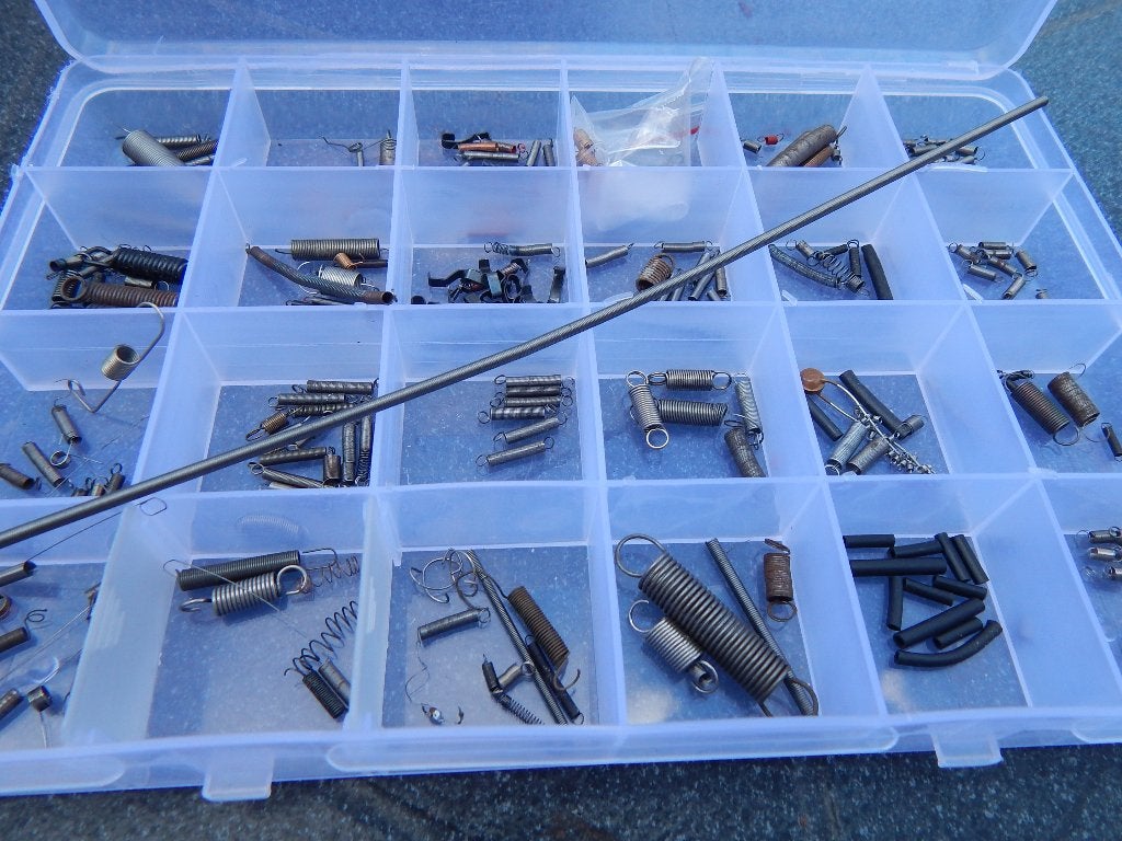 Assortiment Ressorts d'extension dans la boîte de tri N-H0-1, Autres marques, Enlèvement ou Envoi, Utilisé, Set de Trains