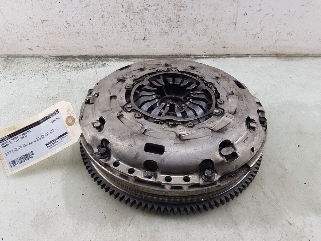 VOLANT MOTEUR BI-MASSE Mazda 3 Sport (BP) (01-2018/-), Autos : Pièces & Accessoires, Hitdorfer Straße 73
51371  Leverkusen, DE