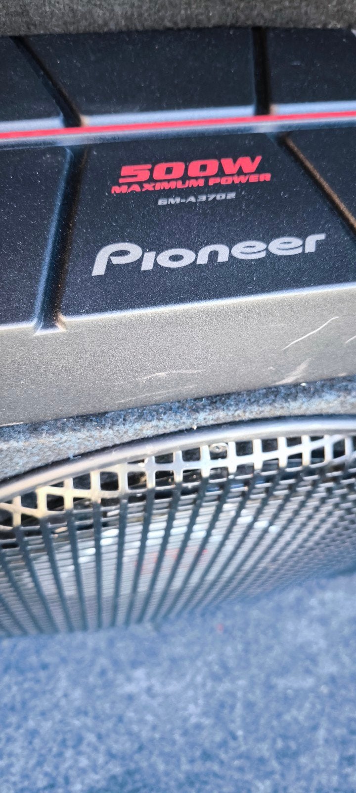 Subwoofer met versterker, Auto diversen, Autospeakers, Ophalen, Zo goed als nieuw