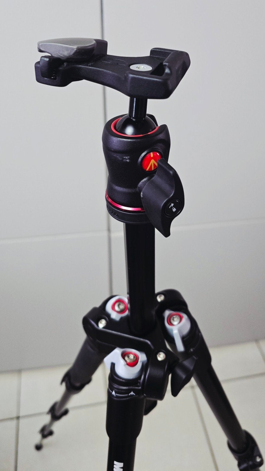 Trépied Manfrotto MKBFRA4-BH  compact pour voyager, TV, Hi-fi & Vidéo, Photo | Trépieds & Rotules, Enlèvement, Trépied, Manfrotto