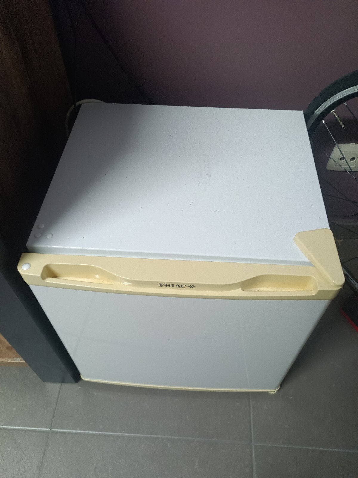 Kleine frigo, Elektronische apparatuur, Vriezers en Diepvrieskisten, Ophalen